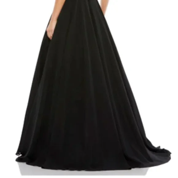 MAC DUGGAL PLUNGE NECK CHIFFON BLACK BALL-GOWN sz 2